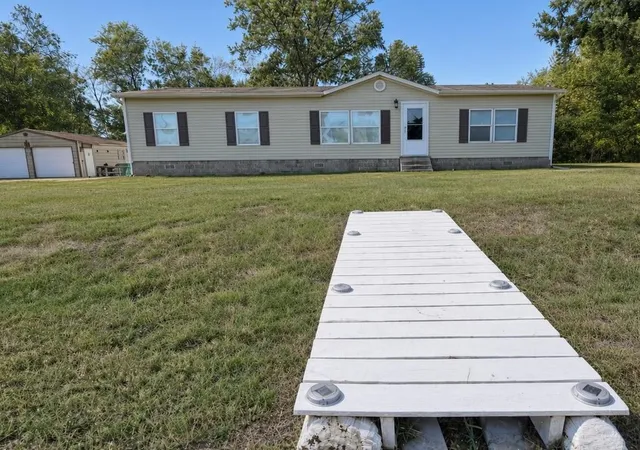 Photo 3 of Single family home for sale at 553 7th Road, Lamar, MO 64759 | MLS# 2641906 | Listing updated on 2026-09-24