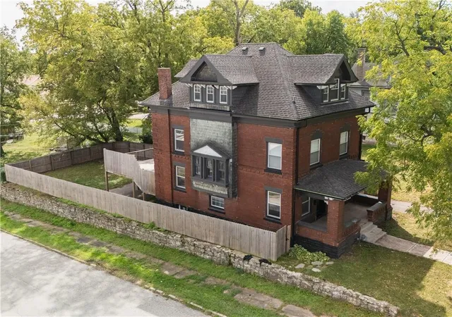 Photo 2 of Single family home for sale at 2801 Forest Ave, Kansas City, MO 64109 | MLS# 2641911 | Listing updated on 2026-09-19
