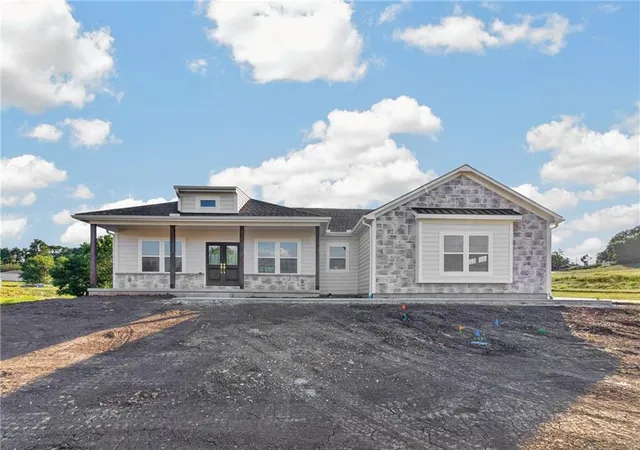 Photo 3 of Single family home for sale at 700 W Marlow St, Odessa, MO 64076 | MLS# 2641915 | Listing updated on 2026-09-15