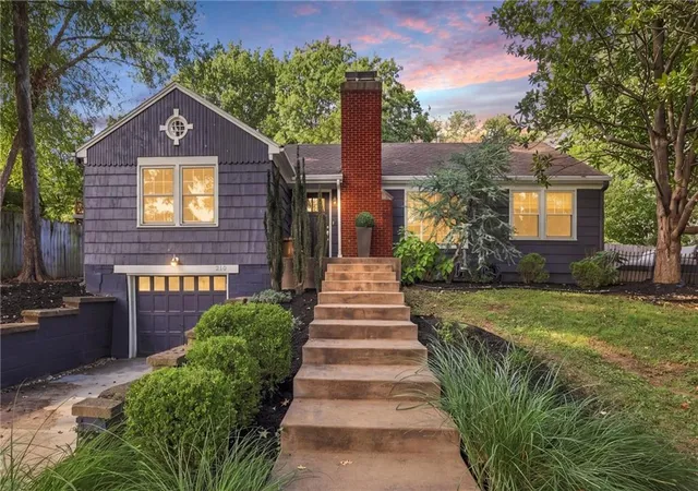 Photo 2 of Single family home for sale at 210 E Winthrope Rd, Kansas City, MO 64113 | MLS# 2641921 | Listing updated on 2026-10-01