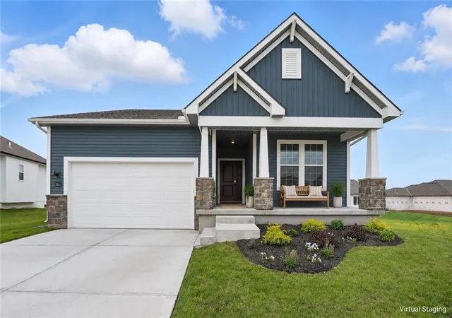 Single family home for sale at 12606 S Parkwood Ln, Lees Summit, MO 64086 | MLS# 2641926