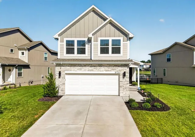 Photo 1 of Sale Pending at 8724 Sw Brickell Dr, Lees Summit, MO 64064 | MLS# 2641932 | Listing updated on 2026-10-08