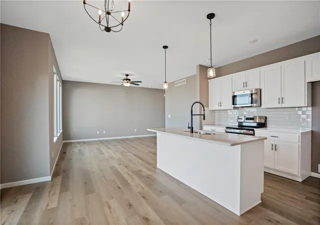 Photo 3 of Single family home for sale at 12608 S Parkwood Ln, Lees Summit, MO 64086 | MLS# 2641936 | Listing updated on 2026-09-13