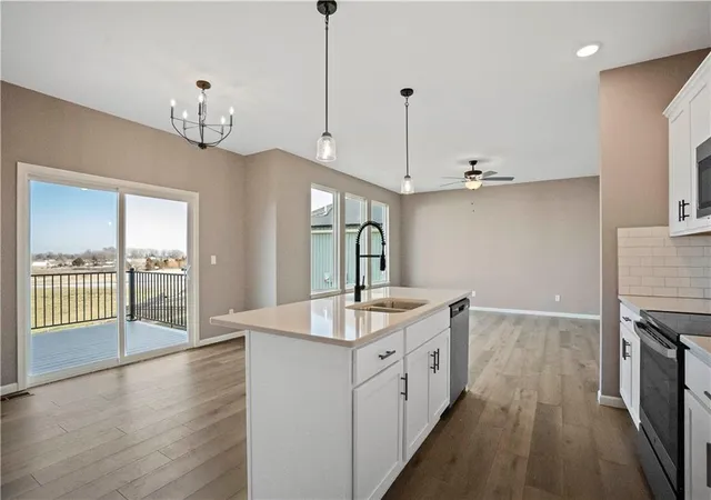 Photo 3 of Single family home for sale at 12608 S Parkwood Ln, Lees Summit, MO 64086 | MLS# 2641936 | Listing updated on 2026-09-13