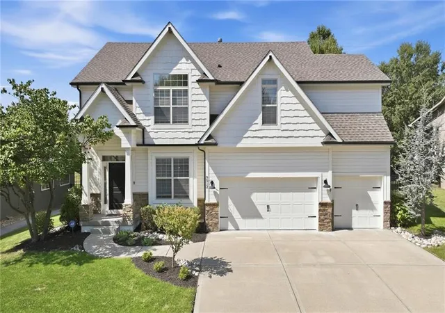 Photo 1 of Single family home for sale at 9012 N Oxford Ave, Kansas City, MO 64157 | MLS# 2641958 | Listing updated on 2026-09-17