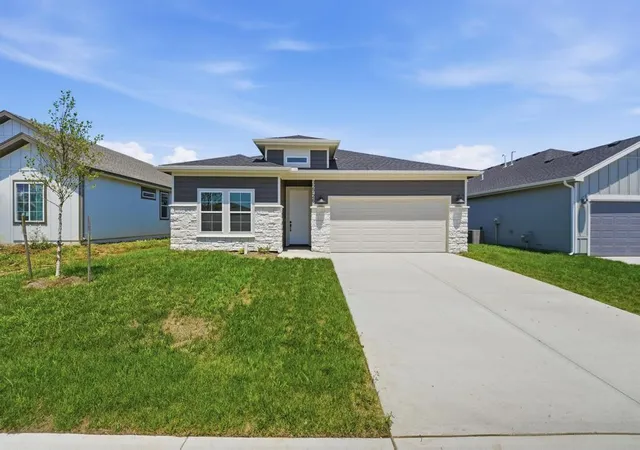 Photo 1 of Single family home for sale at 17557 Spivey St, Gardner, KS 66030 | MLS# 2641967 | Listing updated on 2026-10-07
