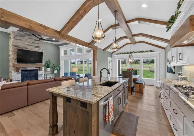 Photo 3 of Single family home for sale at 1149 Creekmoor Dr, Raymore, MO 64083 | MLS# 2641975 | Listing updated on 2026-09-27
