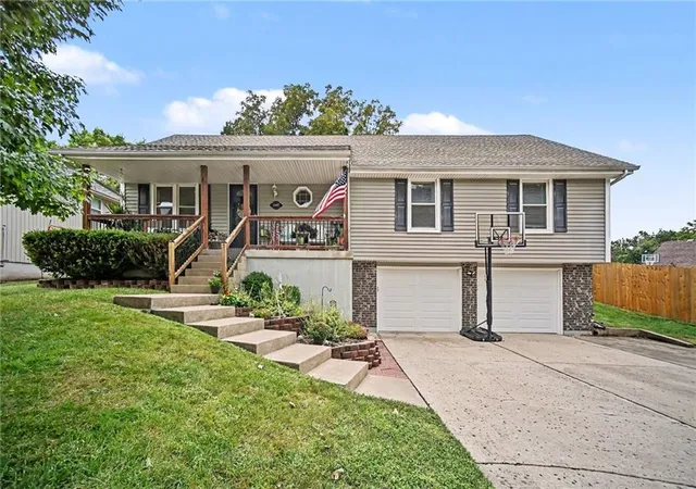 Photo 2 of Sale Pending at 1307 24th Street, Blue Springs, MO 64015 | MLS# 2641979 | Listing updated on 2026-10-02