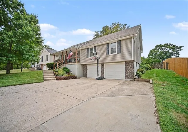 Photo 3 of Sale Pending at 1307 24th Street, Blue Springs, MO 64015 | MLS# 2641979 | Listing updated on 2026-10-02