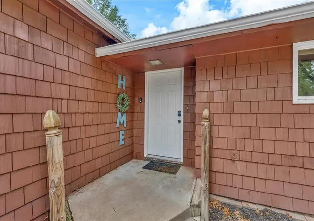 Photo 3 of Single family home for sale at 1339 Ward Pkwy, Topeka, KS 66604 | MLS# 2641984 | Listing updated on 2026-09-25