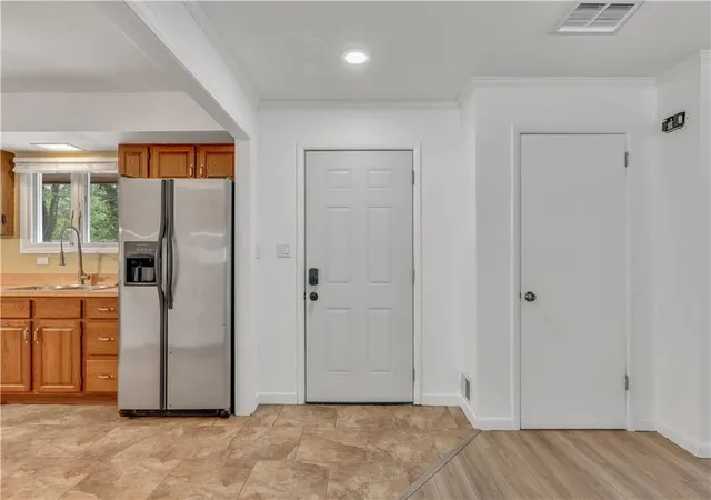 Photo 4 of Single family home for sale at 1339 Ward Pkwy, Topeka, KS 66604 | MLS# 2641984 | Listing updated on 2026-09-25