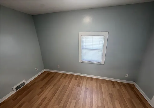 Photo 3 of Single family home for sale at 815 S 21st Street, Saint Joseph, MO 64507 | MLS# 2641989 | Listing updated on 2026-09-13
