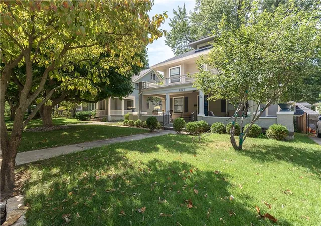 Photo 3 of Single family home for sale at 6020 Mcgee St, Kansas City, MO 64113 | MLS# 2641993 | Listing updated on 2026-09-22
