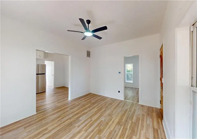Photo 3 of Single family home for sale at 609 W Lee St, Nevada, MO 64772 | MLS# 2641997 | Listing updated on 2026-09-24