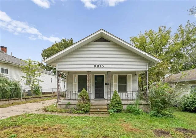 Photo 3 of Single family home for sale at 9815 E 9th Street S, Independence, MO 64053 | MLS# 2641998 | Listing updated on 2026-10-08