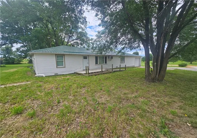 Photo 2 of Single family home for sale at 501 S Dudley St, Hamilton, MO 64644 | MLS# 2642001 | Listing updated on 2026-10-06