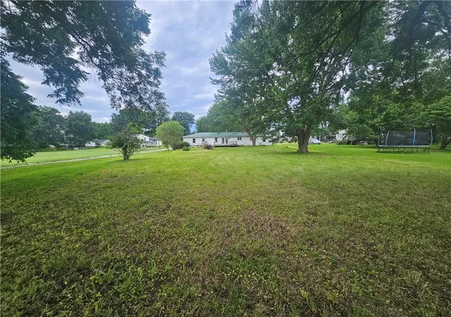 Photo 4 of Single family home for sale at 501 S Dudley St, Hamilton, MO 64644 | MLS# 2642001 | Listing updated on 2026-10-06