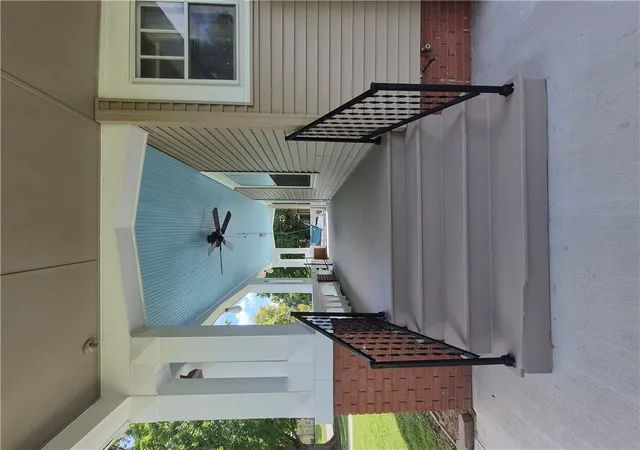 Photo 3 of Single family home for sale at 911 N Main St, Carrollton, MO 64633 | MLS# 2642014 | Listing updated on 2026-10-08