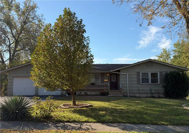 Photo 1 of Single family home for sale at 904 Jackson St, Pleasant Hill, MO 64080 | MLS# 2642020 | Listing updated on 2026-10-29