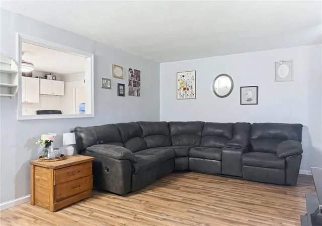 Photo 1 of Single family home for sale at 1301 Walnut St, Chillicothe, MO 64601 | MLS# 2642021 | Listing updated on 2026-10-21