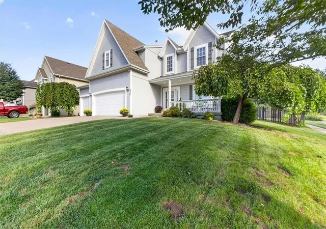 Photo 3 of Single family home for sale at 420 Shannon Ave, Smithville, MO 64089 | MLS# 2642034 | Listing updated on 2026-10-06