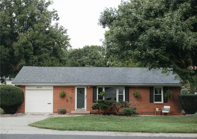 Photo 1 of Single family home for sale at 6937 Walmer St, Overland Park, KS 66204 | MLS# 2642035 | Listing updated on 2026-09-17