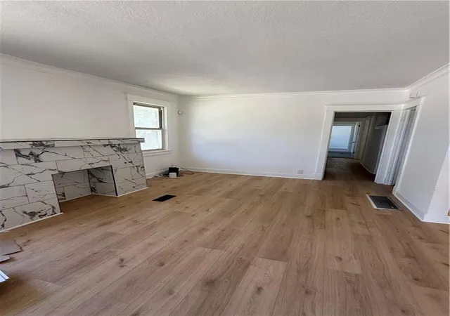 Photo 2 of Single family home for sale at 4046 Benton Blvd, Kansas City, MO 64130 | MLS# 2642045 | Listing updated on 2026-09-14