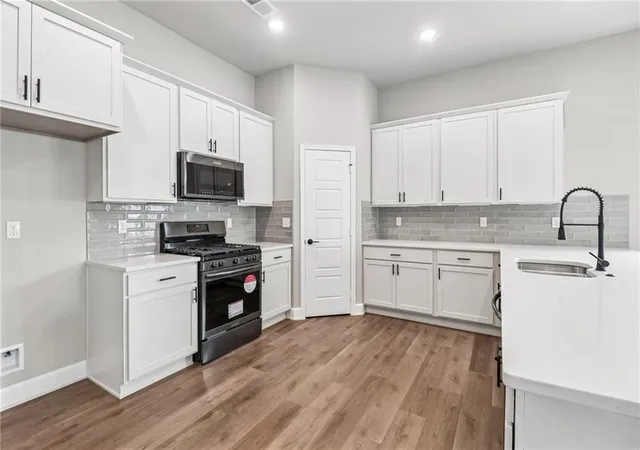 Photo 3 of Single family home for sale at 19045 W 170th Place, Olathe, KS 66062 | MLS# 2642046 | Listing updated on 2026-09-15