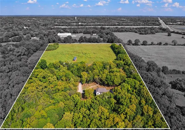 Photo 3 of Single family home for sale at 12015 State Route 7 Hwy, Lee's Summit, MO 64086 | MLS# 2642047 | Listing updated on 2026-10-02