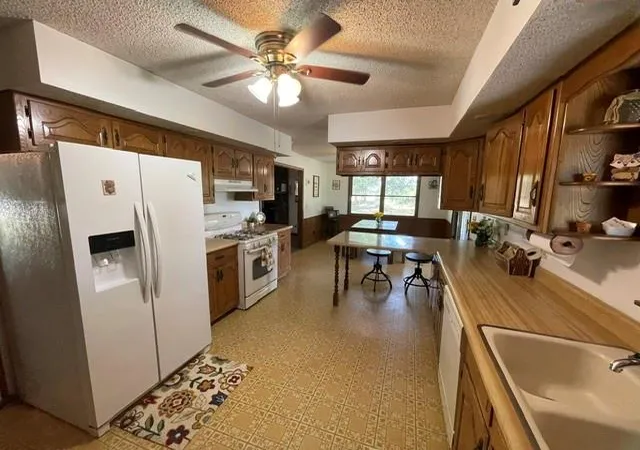 Photo 4 of Single family home for sale at 304 S Highway 69, Pittsburg, KS 66762 | MLS# 2642055 | Listing updated on 2026-09-15