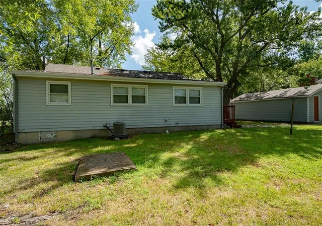 Photo 2 of Single family home for sale at 1032 N Sycamore St, Ottawa, KS 66067 | MLS# 2642061 | Listing updated on 2026-09-23