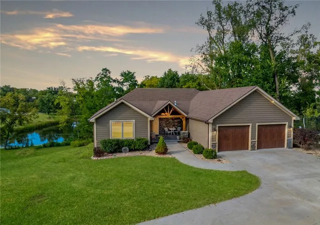 Single family home for sale at 7877 SE St Rt 371 Hwy, Saint Joseph, MO 64504 | MLS# 2642063