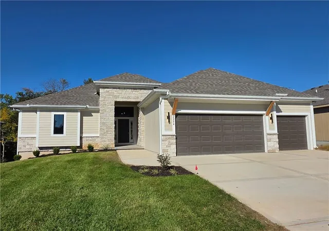 Photo 1 of Single family home for sale at 2284 Wabash St, Olathe, KS 66061 | MLS# 2642065 | Listing updated on 2026-10-22