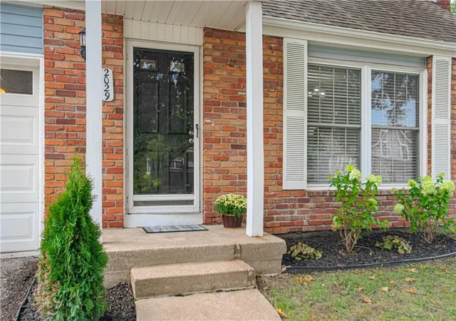 Photo 2 of Sale Pending at 2029 E Wyandotte St, Olathe, KS 66062 | MLS# 2642093 | Listing updated on 2026-09-29