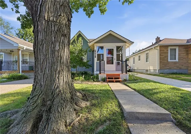 Single family home for sale at 1407 E 24th Avenue, Kansas City, MO 64116 | MLS# 2642094