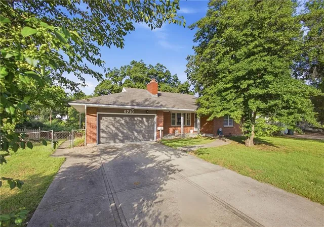 Photo 1 of Sale Pending at 6710 N Baltimore Ave, Kansas City, MO 64118 | MLS# 2642097 | Listing updated on 2026-09-28