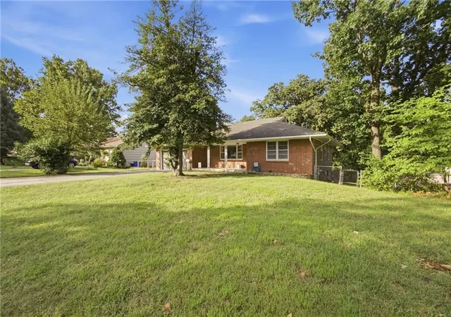 Photo 3 of Sale Pending at 6710 N Baltimore Ave, Kansas City, MO 64118 | MLS# 2642097 | Listing updated on 2026-09-28