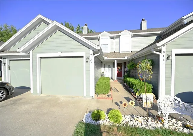Photo 2 of Condo for sale at 6125 Ne Moonstone Ct, Lees Summit, MO 64064 | MLS# 2642099 | Listing updated on 2026-09-15