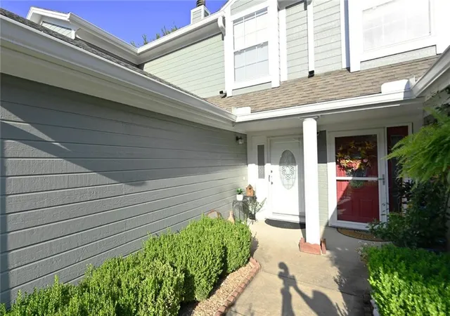 Photo 3 of Condo for sale at 6125 Ne Moonstone Ct, Lees Summit, MO 64064 | MLS# 2642099 | Listing updated on 2026-09-15