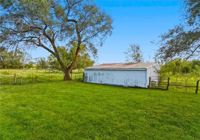 Photo 4 of Single family home for sale at 1945 N 900th Road, Eudora, KS 66025 | MLS# 2642114 | Listing updated on 2026-09-25