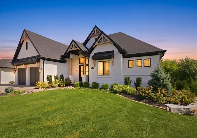 Photo 2 of Sale Pending at 8681 Ne Shl Crk Valley Dr, Kansas City, MO 64157 | MLS# 2642122 | Listing updated on 2026-10-14