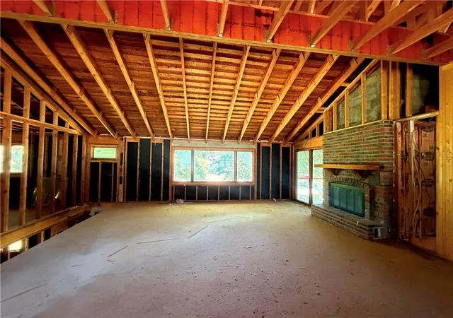 Photo 4 of Single family home for sale at 234 N Winnebago Dr, Lake Winnebago, MO 64034 | MLS# 2642124 | Listing updated on 2026-09-15
