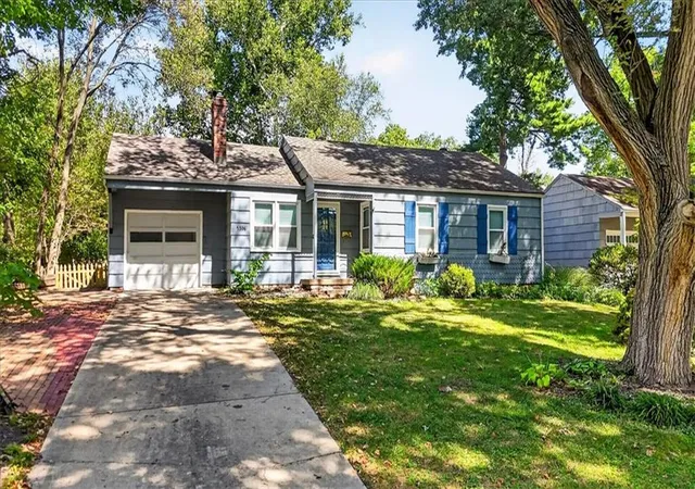 Photo 1 of Single family home for sale at 5306 W 71st Street, Prairie Village, KS 66208 | MLS# 2642126 | Listing updated on 2026-09-17