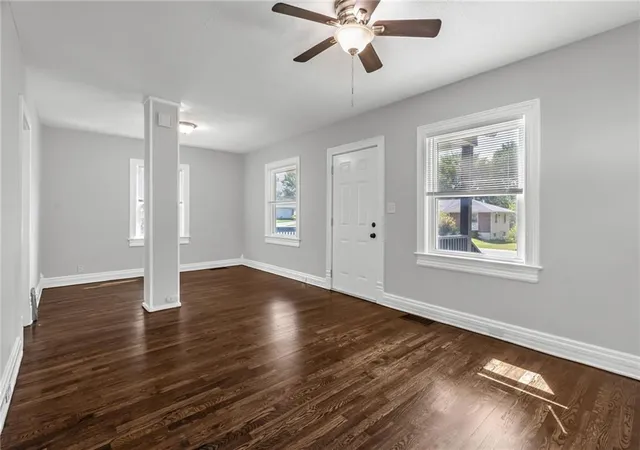 Photo 4 of Single family home for sale at 406 Forest Ave, Lees Summit, MO 64063 | MLS# 2642130 | Listing updated on 2026-09-16