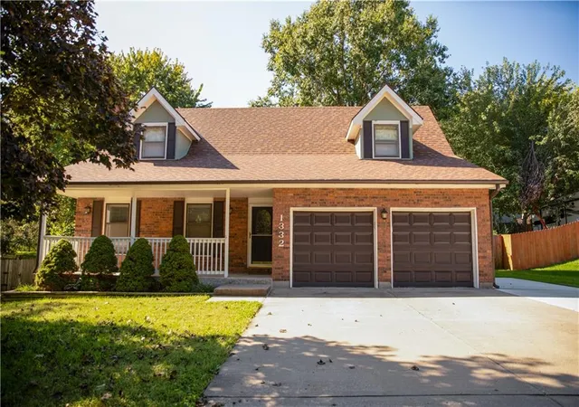 Single family home for sale at 1332 Campbell Ave, Liberty, MO 64068 | MLS# 2642138
