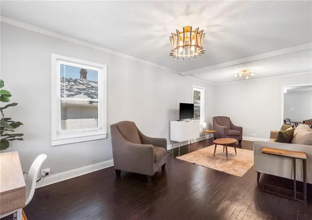 Photo 3 of Sale Pending at 2922 W 43rd Terrace, Kansas City, KS 66103 | MLS# 2642141 | Listing updated on 2026-10-01
