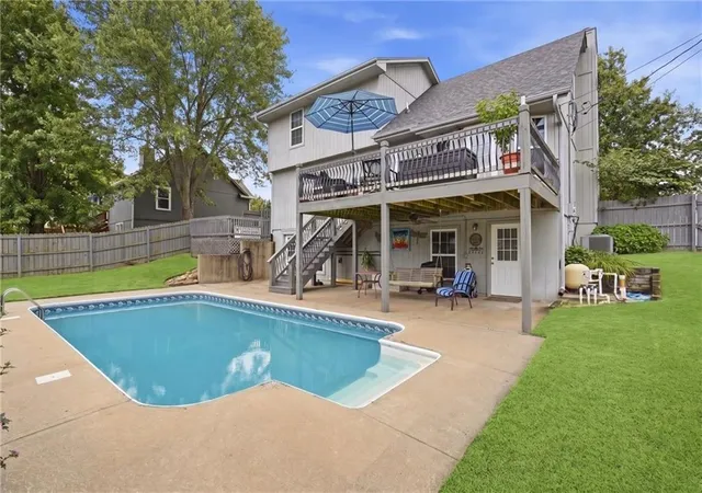 Photo 1 of Sale Pending at 301 Andrea Ln, Harrisonville, MO 64701 | MLS# 2642143 | Listing updated on 2026-10-01