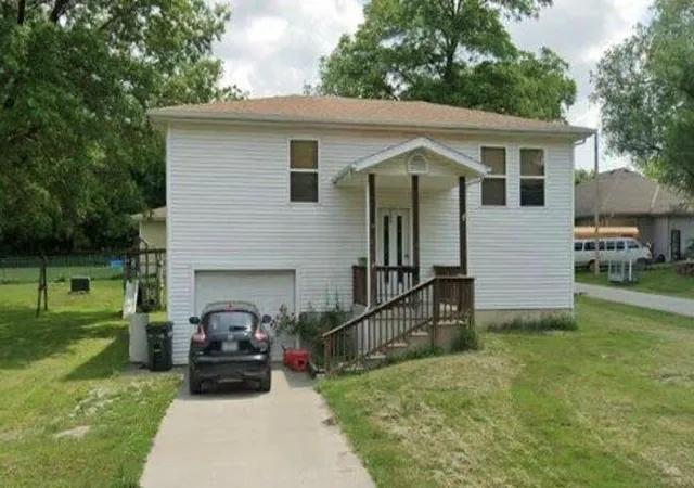Photo 1 of Sale Pending at 2000 Chestnut St, Trenton, MO 64683 | MLS# 2642146 | Listing updated on 2026-09-15