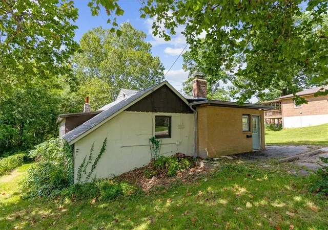 Photo 3 of Single family home for sale at 102 Collette St, Excelsior Springs, MO 64024 | MLS# 2642151 | Listing updated on 2026-10-03