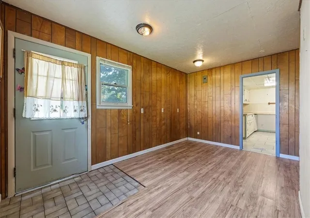 Photo 4 of Single family home for sale at 102 Collette St, Excelsior Springs, MO 64024 | MLS# 2642151 | Listing updated on 2026-10-03